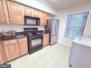 3179 Summit Square Drive 2B5, Oakton VA 22124