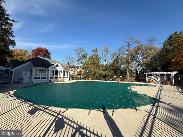 3179 Summit Square Drive 2B5, Oakton VA 22124