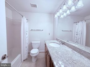 3179 Summit Square Drive 2B5, Oakton VA 22124