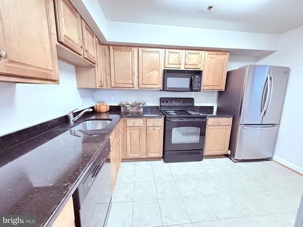 3179 Summit Square Drive 2B5, Oakton VA 22124