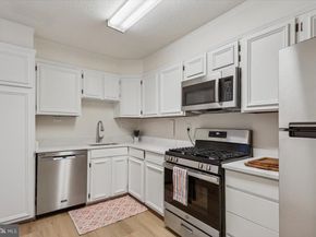 1300 Army Navy Drive 106, Arlington VA 22202