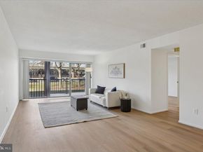 1300 Army Navy Drive 106, Arlington VA 22202