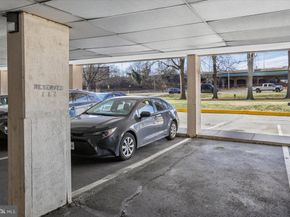 1300 Army Navy Drive 106, Arlington VA 22202