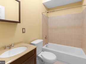 909 N 19TH Street B, Philadelphia PA 19130