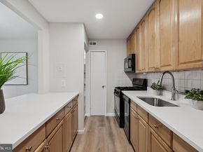 8006 Chanute Place 17/8, Falls Church VA 22042