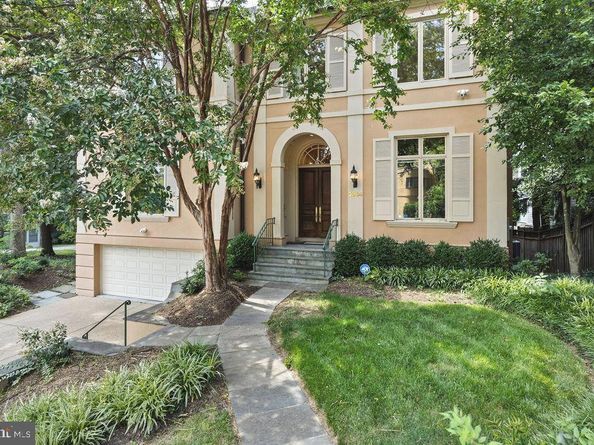 2944 University Terrace NW, Washington DC 20016