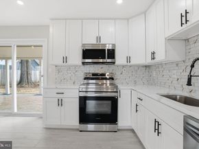 152 Junewood Drive, Levittown PA 19055