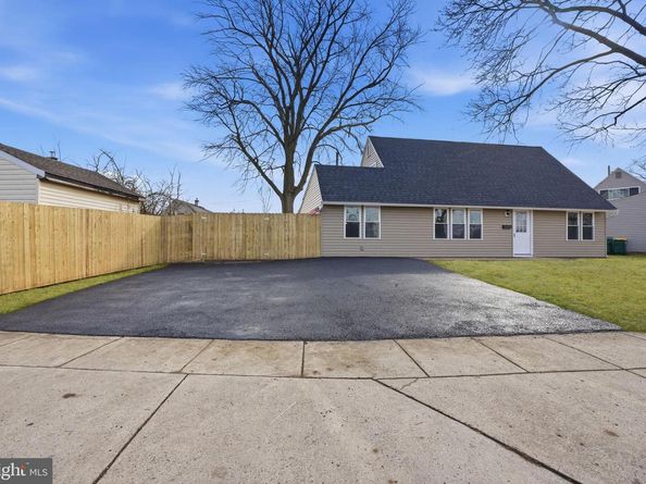 152 Junewood Drive, Levittown PA 19055