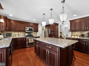 203 Glenview Drive, Warrington PA 18976