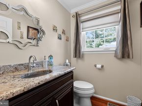 203 Glenview Drive, Warrington PA 18976