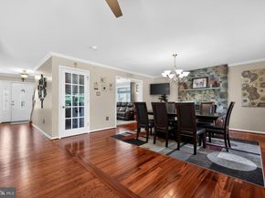 203 Glenview Drive, Warrington PA 18976