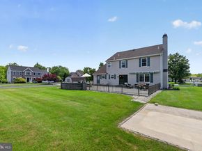 203 Glenview Drive, Warrington PA 18976