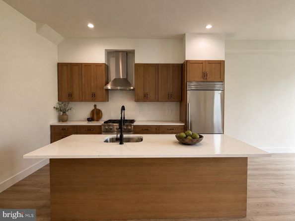 330 Carson Street, Philadelphia PA 19128
