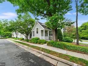 2912 Yarling Court, Falls Church VA 22042