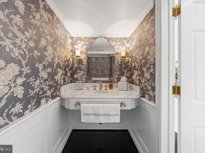 2501 49TH Street NW, Washington DC 20007