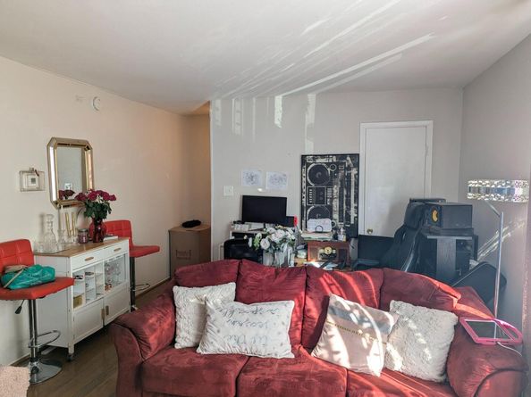 579 Allengrove Street, Philadelphia PA 19120