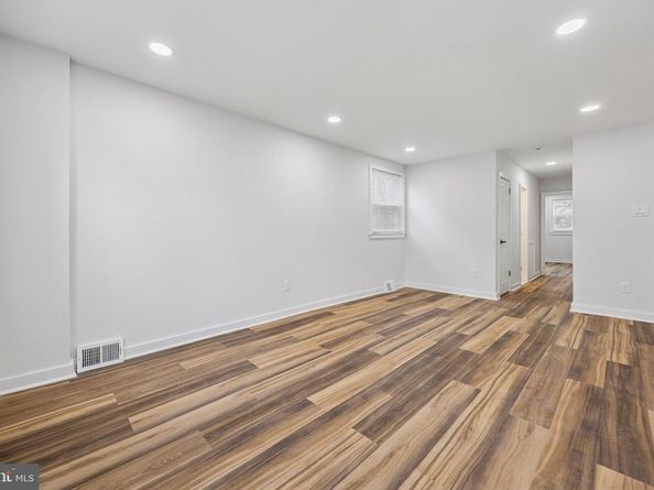 7028 Valley Avenue, Philadelphia PA 19128