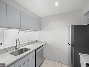 315 New Street 603, Philadelphia PA 19106