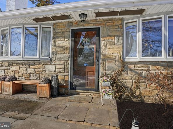 468 Paoli Avenue, Philadelphia PA 19128