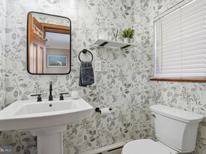 468 Paoli Avenue, Philadelphia PA 19128