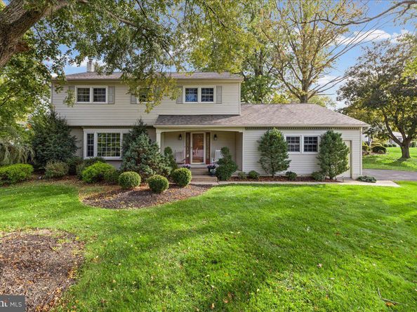 867 Olsen Drive, Yardley PA 19067