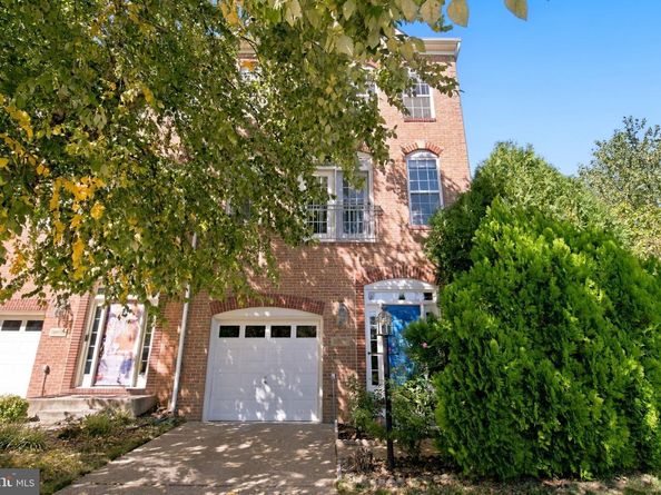 13580 Flying Squirrel Drive, Herndon VA 20171