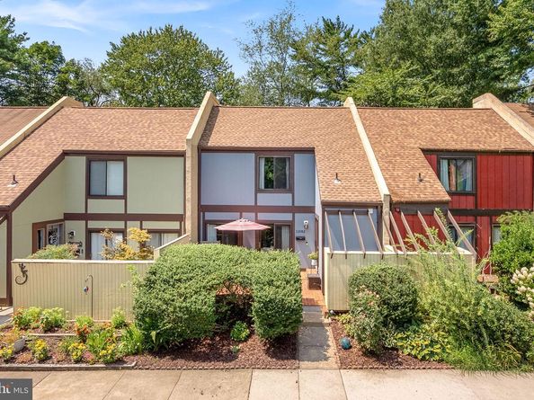 11082 Saffold Way, Reston VA 20190