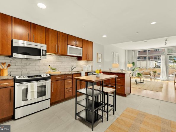 1025 1st SE 104, Washington DC 20003