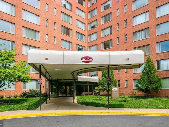 1111 Arlington Boulevard 329, Arlington VA 22209