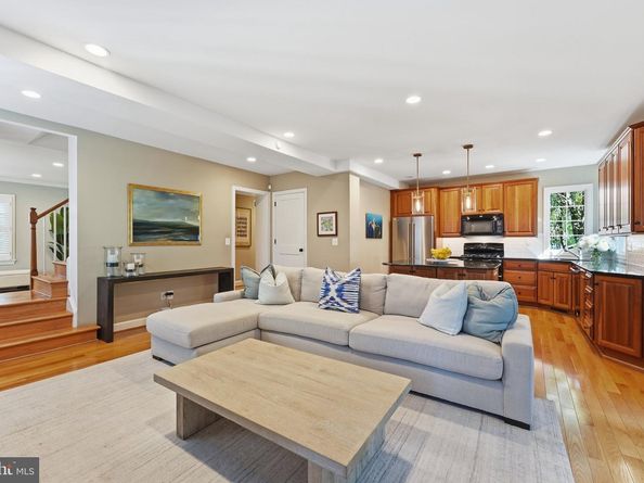 2727 N Edison Street, Arlington VA 22207