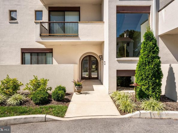 14 Chamond 14, Devon PA 19333