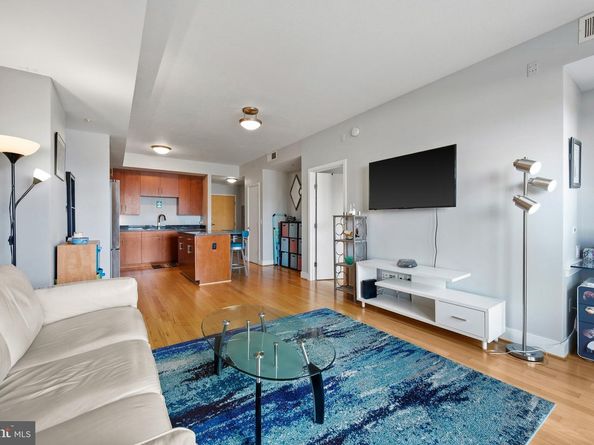 910 M Street NW 1006, Washington DC 20001