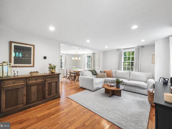 411 Sugartown Road, Wayne PA 19087