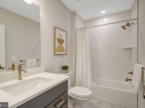 2609 Winchester Walk, Alexandria VA 22301