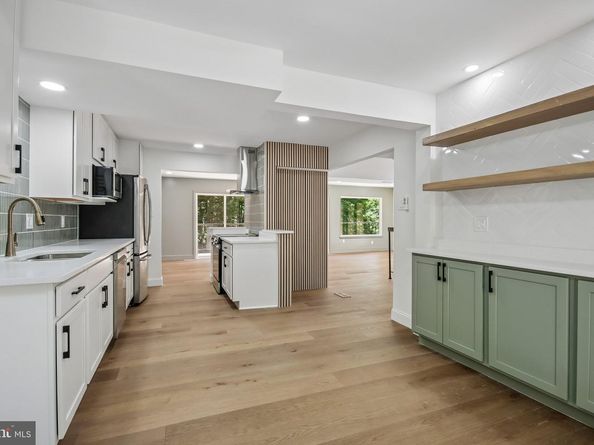 2121 Cabots Point Lane, Reston VA 20191