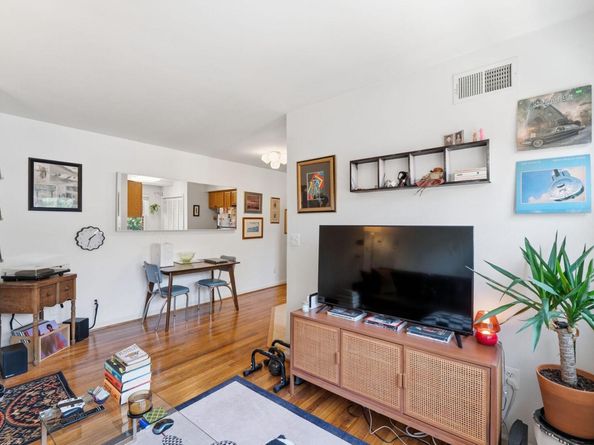 526 Kenyon Street NW 204, Washington DC 20010