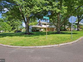 10 Pheasant Drive, Holland PA 18966