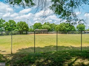 4220 32nd Street S, Arlington VA 22206