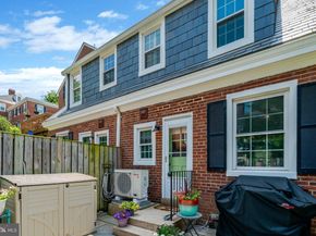 4220 32nd Street S, Arlington VA 22206