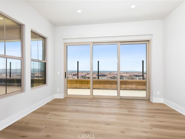 127 Oakstone, Irvine CA 92618