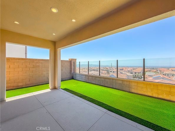 127 Oakstone, Irvine CA 92618