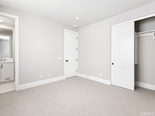 127 Oakstone, Irvine CA 92618