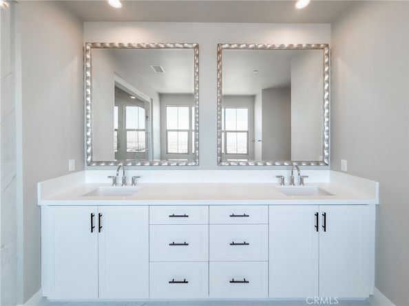 127 Oakstone, Irvine CA 92618