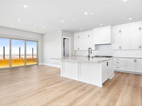 127 Oakstone, Irvine CA 92618