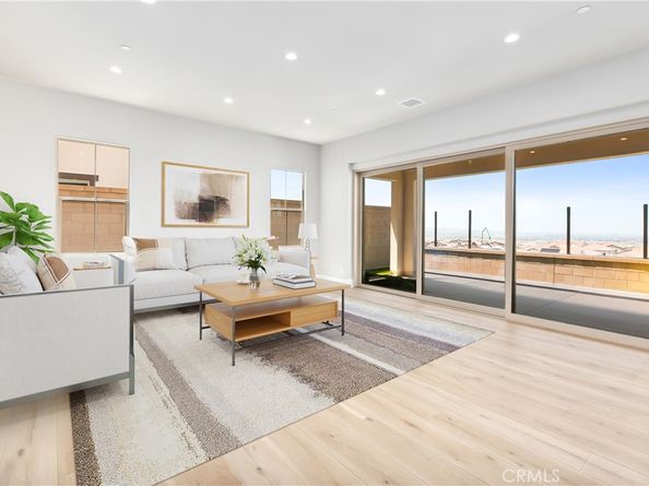 127 Oakstone, Irvine CA 92618