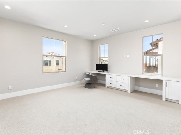 127 Oakstone, Irvine CA 92618