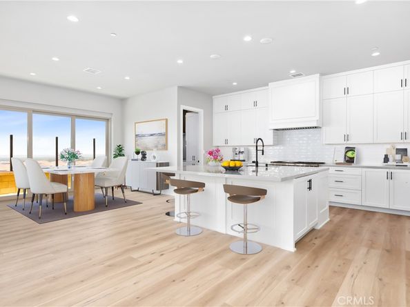 127 Oakstone, Irvine CA 92618