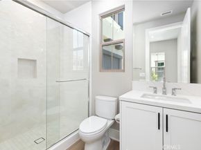 127 Oakstone, Irvine CA 92618