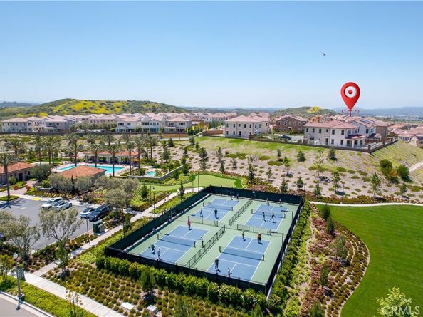 127 Oakstone, Irvine CA 92618