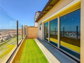 127 Oakstone, Irvine CA 92618